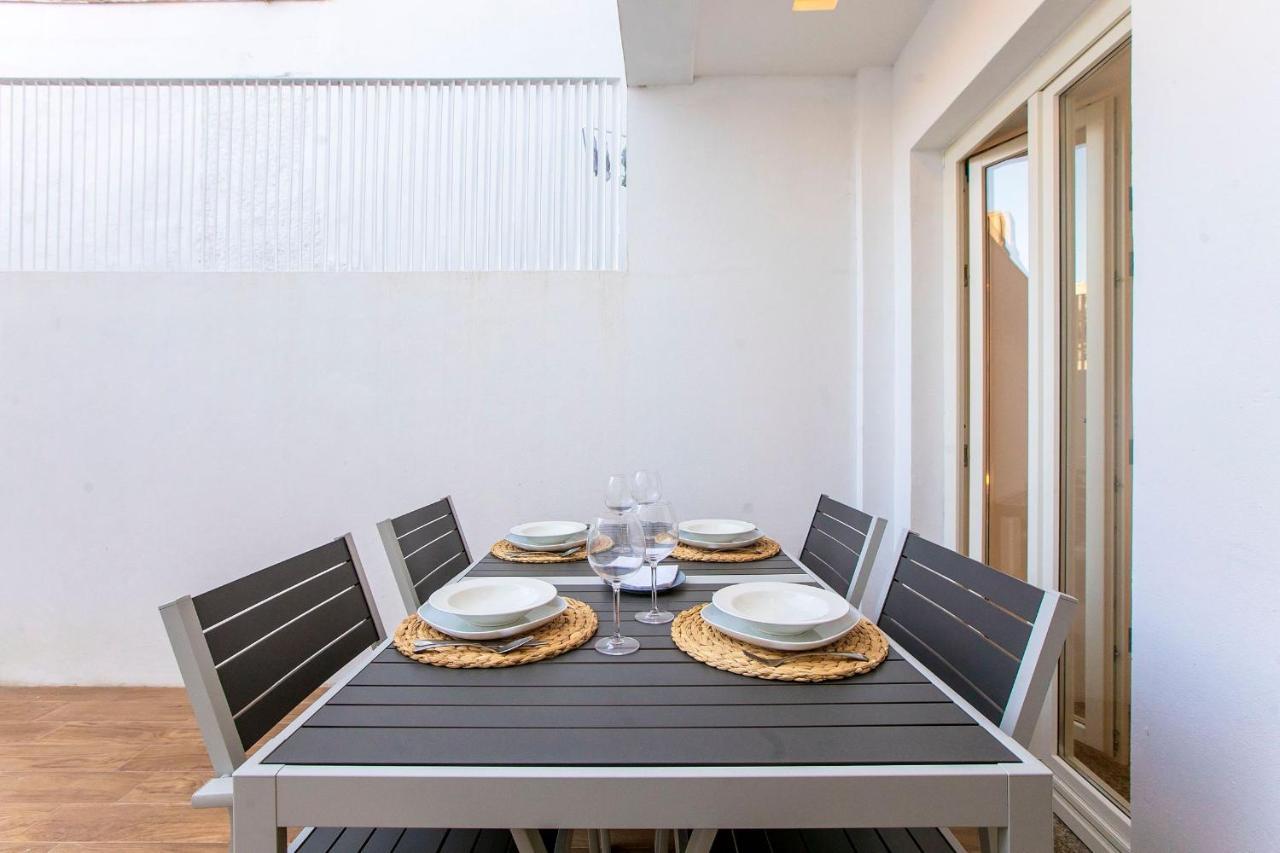 Wonderful Duplex W Private Patio & Ac By Lovelystay 포르투 외부 사진